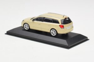 Opel Astra H Break Galben Minichamps 1:43 1799098 Metal - imaginea 3 din 4