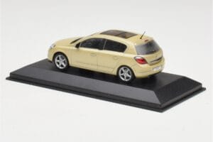 Opel Astra H Galben Metalic Minichamps 1:43 403043003 Metal - imaginea 3 din 4
