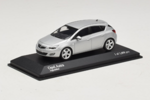 Opel Astra J Argintiu Minichamps 1:43 400049000 Metal - imaginea 2 din 4