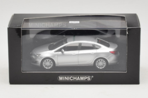 Opel Astra J Argintiu Minichamps 1:43 410042000 Metal - imaginea 5 din 5
