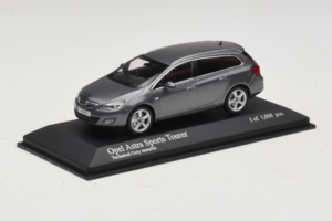 Opel Astra J Sports Tourer Minichamps 1:43 400049014 Metal - imaginea 2 din 4