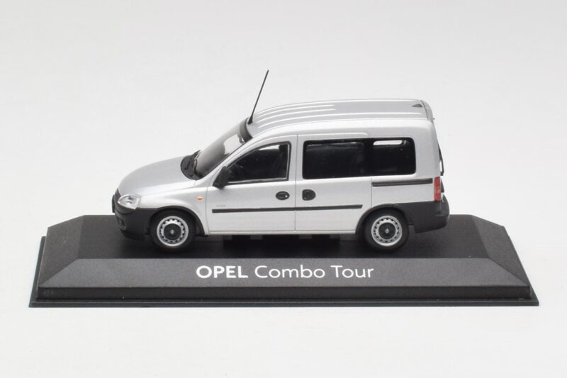 Opel Combo C Argintiu Minichamps 1:43 COMBO001 Metal