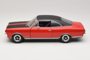 Opel Commodore GS/E Roșu Revell 1:18 08826 Metal - imaginea 4 din 8