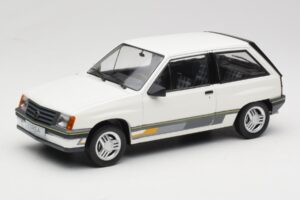 Opel Corsa A Sprint Alb MCG 1:18 MCG18432 Metal