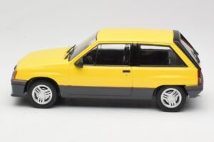 Opel Corsa A SR Galben MCG 1:18 MCG18431 Metal - imaginea 3 din 6