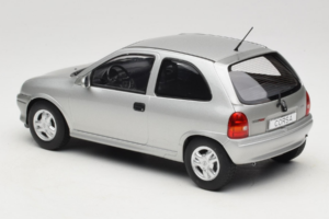 Opel Corsa B Grey Metallic MCG 1:18 MCG18515 Metal - imaginea 5 din 6