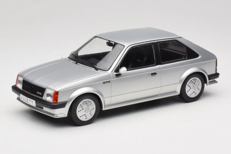 Opel Kadett D GTE Argintiu MCG 1:18 MCG18533 Metal