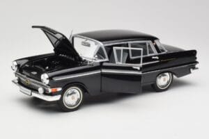 Opel Kapitan P1 Negru Revell 1:18 08822 Metal - imaginea 2 din 8