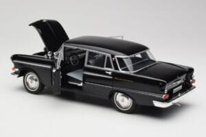 Opel Kapitan P1 Negru Revell 1:18 08822 Metal - imaginea 5 din 8