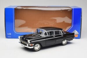 Opel Kapitan P1 Negru Revell 1:18 08822 Metal - imaginea 8 din 8