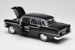 Opel Kapitan P2 Negru Revell 1:18 08821 Metal - imaginea 5 din 8