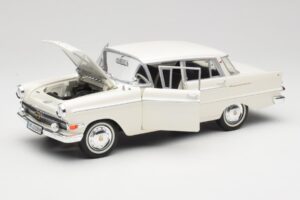 Opel Kapitan P2 Alb Revell 1:18 08821-M1 Metal - imaginea 2 din 8