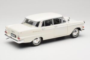 Opel Kapitan P2 Alb Revell 1:18 08821-M1 Metal - imaginea 3 din 8