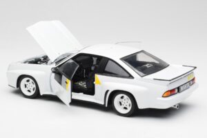 Opel Manta 400 Homologation Alb Revell 1:18 8819 Metal - imaginea 5 din 8
