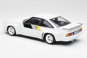Opel Manta 400 Homologation Alb Revell 1:18 8819 Metal - imaginea 7 din 8