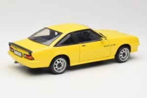 Opel Manta B GT/E Galben Revell 1:18 08421 Metal - imaginea 3 din 8