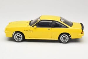 Opel Manta B GT/E Galben Revell 1:18 08421 Metal - imaginea 4 din 8