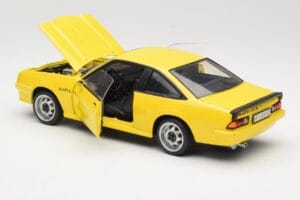 Opel Manta B GT/E Galben Revell 1:18 08421 Metal - imaginea 5 din 8