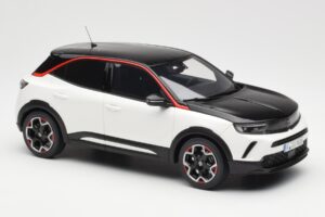 Opel Mokka-E GS Line Jada Alb Otto 1:18 OT1045 Rășină - imaginea 4 din 6