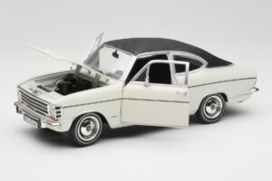 Opel Olympia A Coupe Alb Negru Revell 1:18 8446 Metal - imaginea 2 din 8