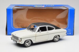 Opel Olympia A Coupe Alb Negru Revell 1:18 8446 Metal - imaginea 8 din 8