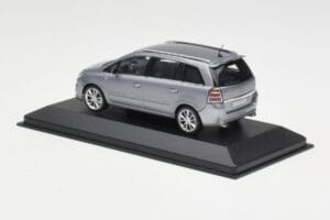 Opel Zafira A OPC Light Blue Metallic Minichamps 1:43 ZAFIRA001 Metal - imaginea 3 din 4