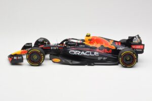 Oracle Red Bull Racing RB18 #11 S. Perez Miami GP 2022 Minichamps 1:18 110220511 Metal - imaginea 3 din 6
