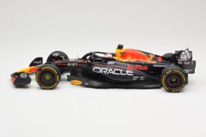 Oracle Red Bull Racing RB19 #1 M. Verstappen Winner Italian GP 2023 Minichamps 1:18 110231501 Metal - imaginea 3 din 6
