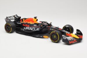 Oracle Red Bull Racing RB19 #1 M. Verstappen Winner Italian GP 2023 Minichamps 1:18 110231501 Metal - imaginea 4 din 6