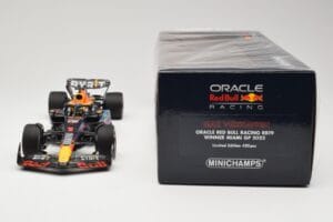 Oracle Red Bull Racing RB19 #1 M. Verstappen Winner Miami GP 2023 Minichamps 1:18 110230501 Metal - imaginea 6 din 6