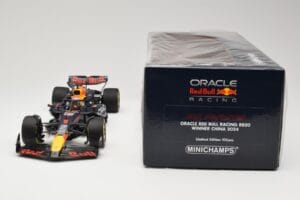 Red Bull Racing RB20 #1 M. Verstappen Winner China GP 2024 Minichamps 1:18 110240501 Metal - imaginea 6 din 6