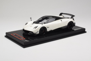Pagani Huayra BC White Metallic Yy Model 1:18 REMC025 Rășină - imaginea 2 din 7