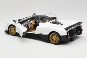 Pagani Zonda F Alb Mondo Motors 1:18 157655 Metal - imaginea 5 din 8