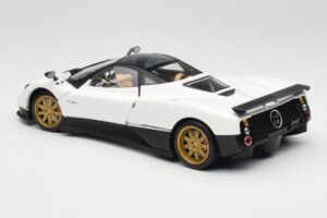 Pagani Zonda F Alb Mondo Motors 1:18 157655 Metal - imaginea 7 din 8