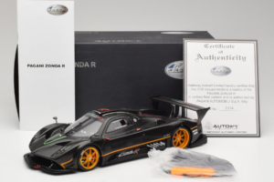 Pagani Zonda R Revolucion Carbon Fiber AUTOart 1:18 78261 Metal - imaginea 8 din 8