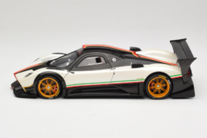 Pagani Zonda R Revolucion Alb AUTOart 1:18 78262 Metal - imaginea 4 din 8