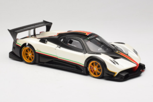 Pagani Zonda R Revolucion Alb AUTOart 1:18 78262 Metal - imaginea 6 din 8