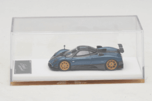 Pagani Zonda Tricolore Exposed Carbon Albastru Henson & Heaven 1:64 PZTECB01 Metal - imaginea 6 din 7