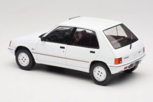 Peugeot 205 Alb MCG 1:18 MCG18493 Metal - imaginea 5 din 6