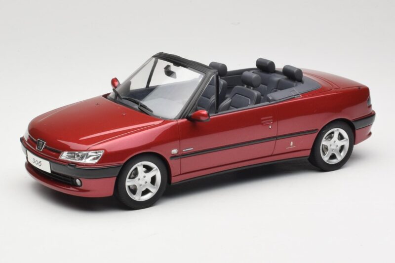 Peugeot 306 Cabriolet Roșu Otto 1:18 OT042 Rășină