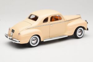 Plymouth Coupe Bej Road Signature 1:18 92398 Metal - imaginea 3 din 8