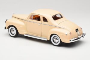 Plymouth Coupe Bej Road Signature 1:18 92398 Metal - imaginea 7 din 8