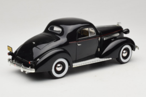 Pontiac Deluxe Negru Signature Models 1:18 18106 Metal - imaginea 3 din 8