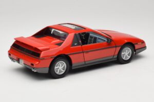 Pontiac Fiero GT Roșu Road Signature 1:18 92588 Metal - imaginea 3 din 8