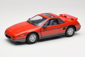 Pontiac Fiero GT Roșu Road Signature 1:18 92588 Metal
