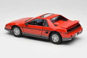 Pontiac Fiero GT Roșu Road Signature 1:18 92588 Metal - imaginea 7 din 8