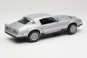 Pontiac Firebird Formula Argintiu ERTL 1:18 33514 Metal - imaginea 3 din 8