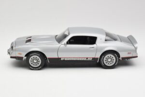 Pontiac Firebird Formula Argintiu ERTL 1:18 33514 Metal - imaginea 4 din 8