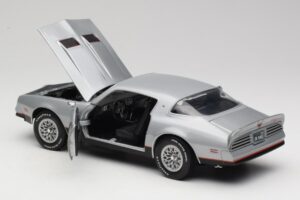 Pontiac Firebird Formula Argintiu ERTL 1:18 33514 Metal - imaginea 5 din 8