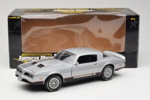 Pontiac Firebird Formula Argintiu ERTL 1:18 33514 Metal - imaginea 8 din 8